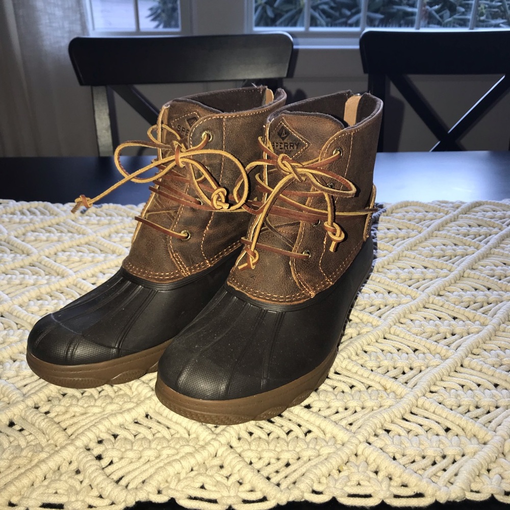 SPERRY saltwater wedge duck boot size 9